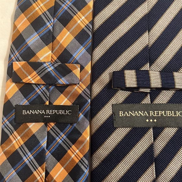 BANANA REPUBLIC TIES - Picture 2 of 2